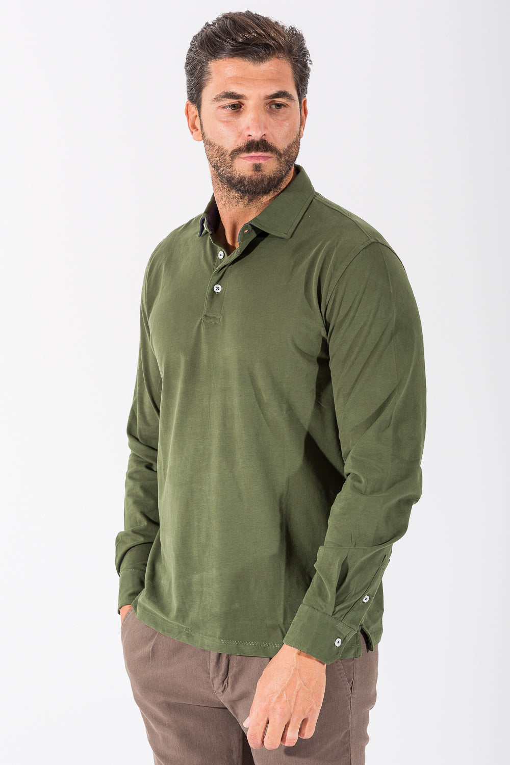 VERDE MILIT.