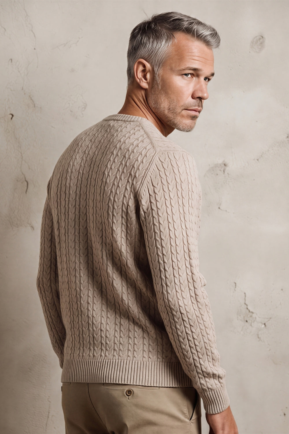 CREW NECK SWEATER WITH BRAIDS PATTERN