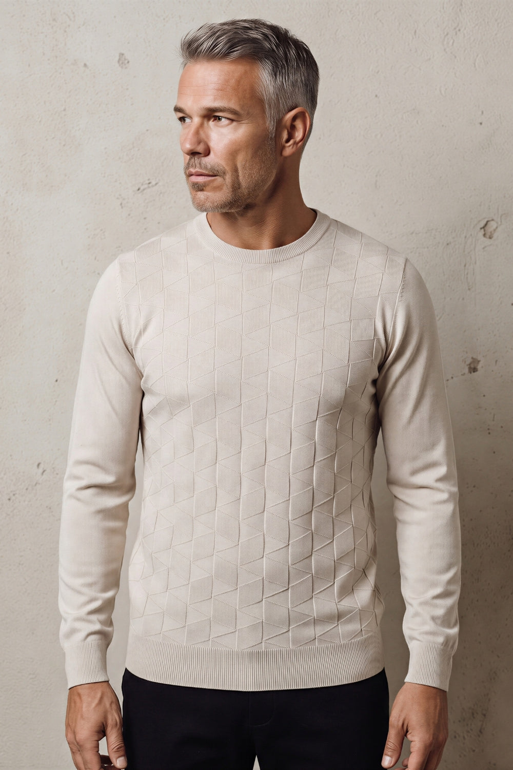 CREW NECK SWEATER WITH LINKS ON THE FRONT
